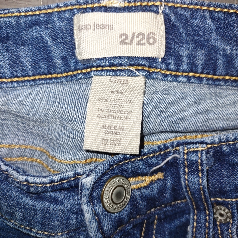 Stretchy Gap and Uniqlo Size 2 Skinny Jeans - Picture 6 of 6